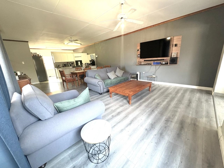 To Let 3 Bedroom Property for Rent in Riebeeckstad Free State